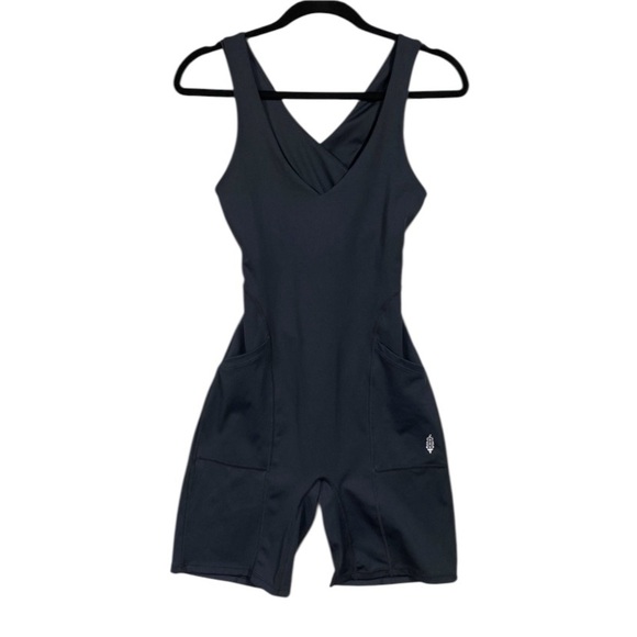 Free People Movement Here On Out Shortsie Romper Sz S Black - Picture 2 of 10